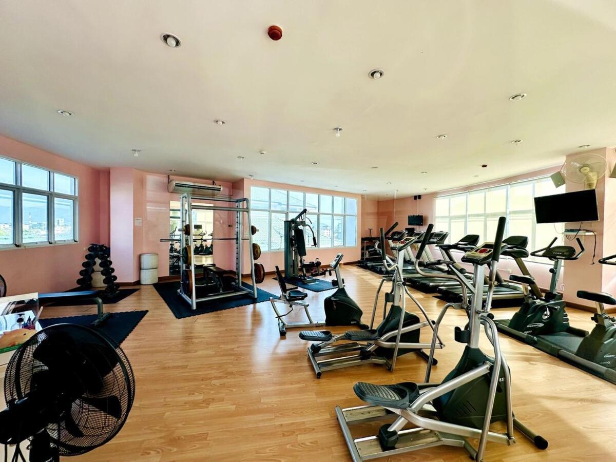 Апарт отель Wisdom Burg Bangsaen, Pool, Gym Ban Rong Khoei Экстерьер фото