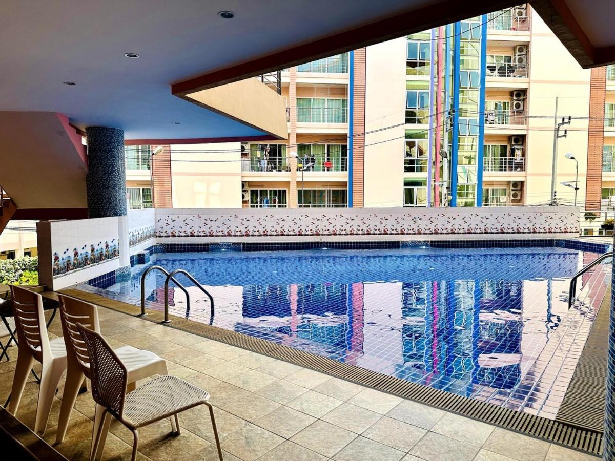 Апарт отель Wisdom Burg Bangsaen, Pool, Gym Ban Rong Khoei Экстерьер фото