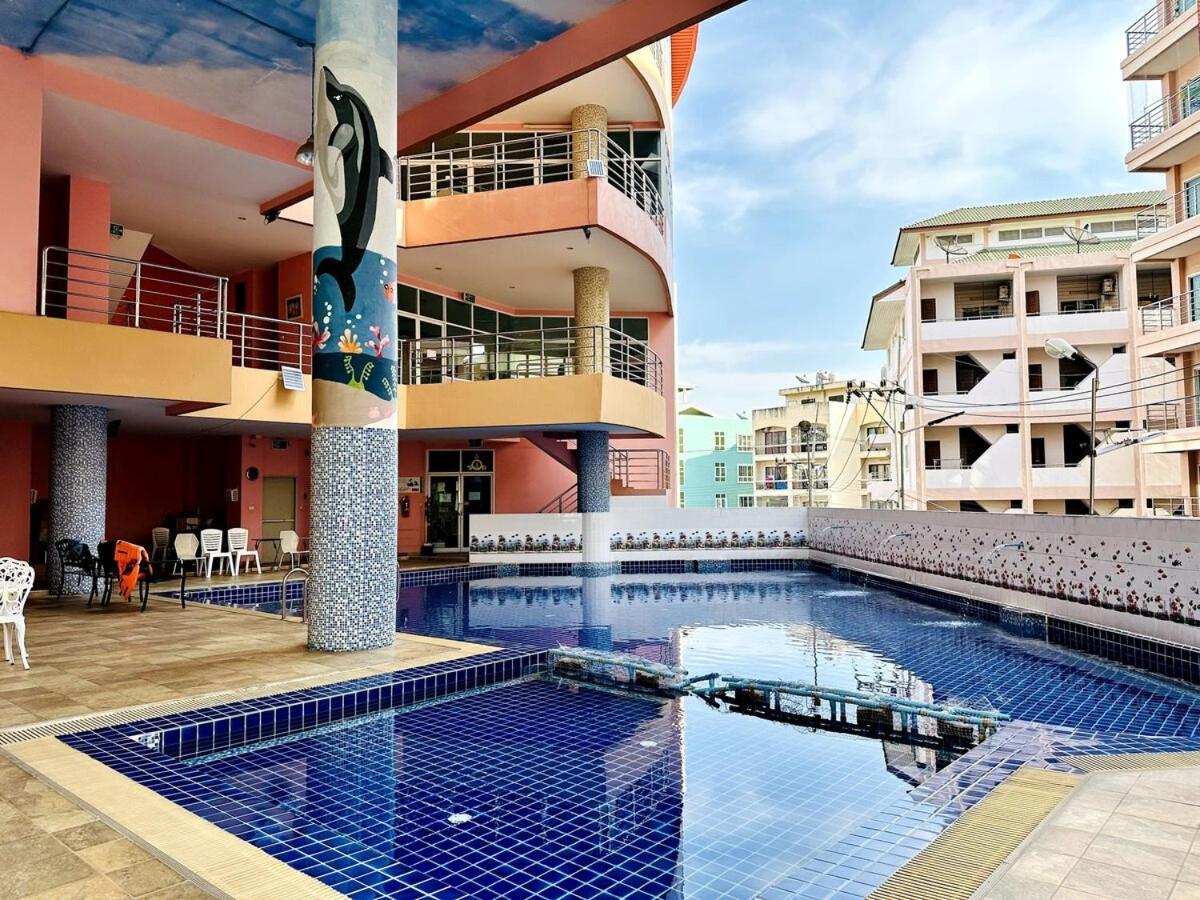 Апарт отель Wisdom Burg Bangsaen, Pool, Gym Ban Rong Khoei Экстерьер фото